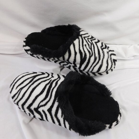 Ladies Dawg Slippers - Picture 2 of 3